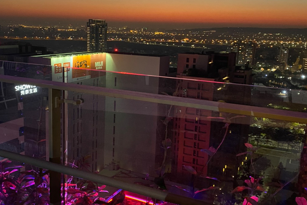 萬豪台中豐邑MOXY飯店<span> MOXY Roof bar XOXO