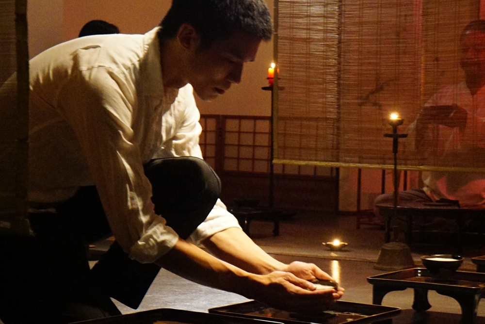 夜光下的茶席<span>Tea ceremony under the moonlight</span>