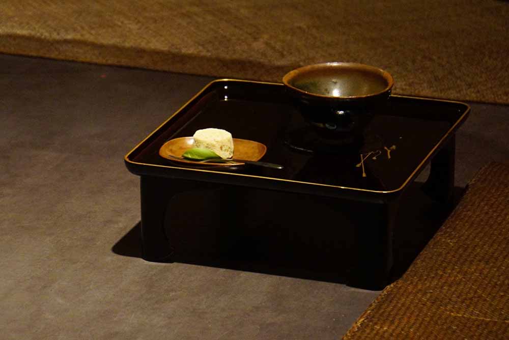 夜光下的茶席<span>Tea ceremony under the moonlight</span>