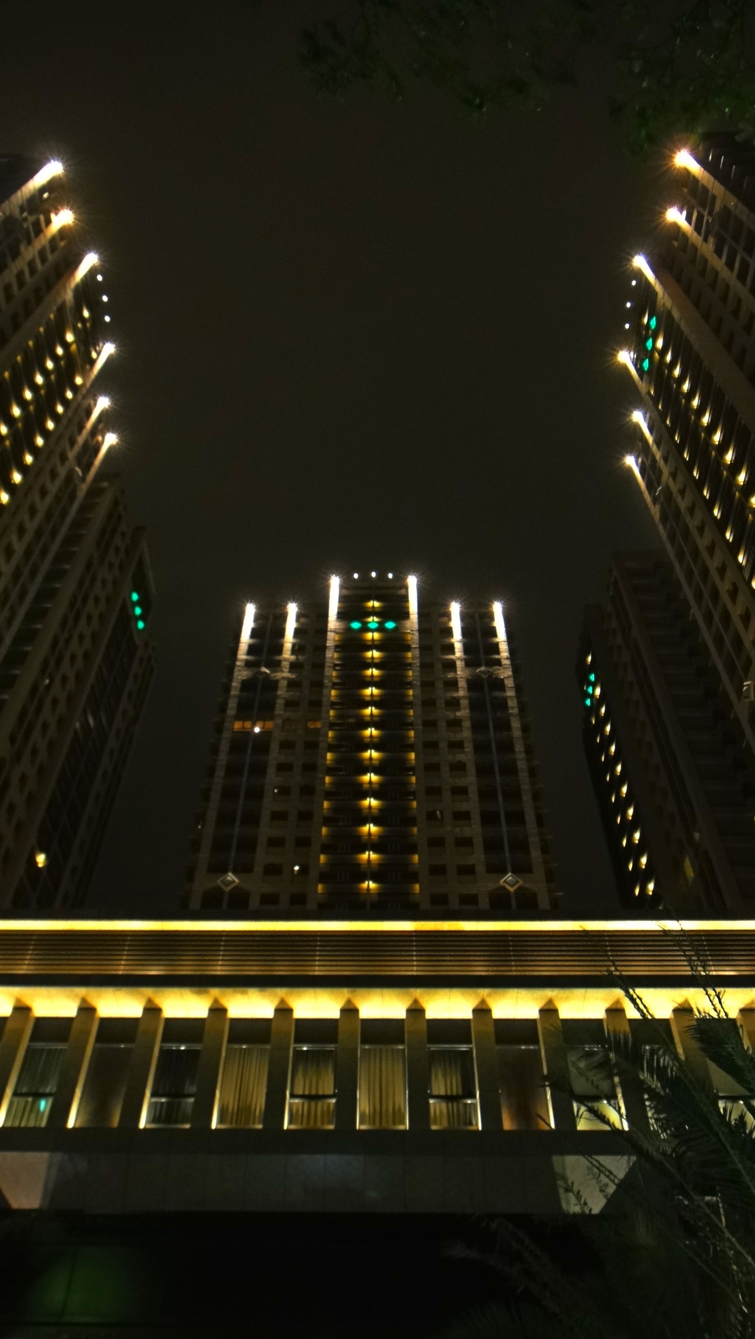 皇翔玉鼎<span>Huang Hsiang Yuding</span>