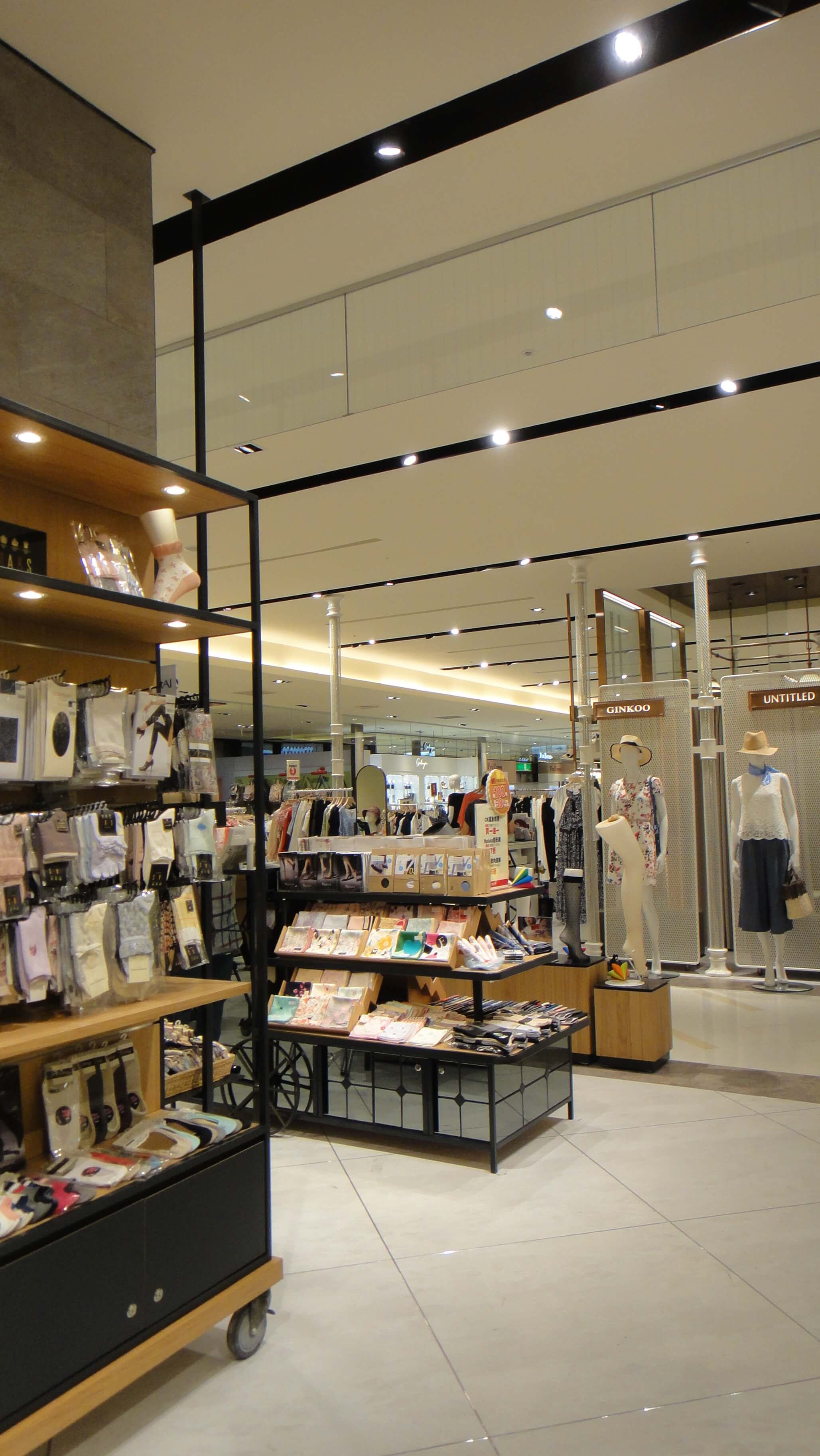 新光三越改裝案-信義新天地A8館2F女性服飾<span>Woman's Apparel Store Lighting</span>