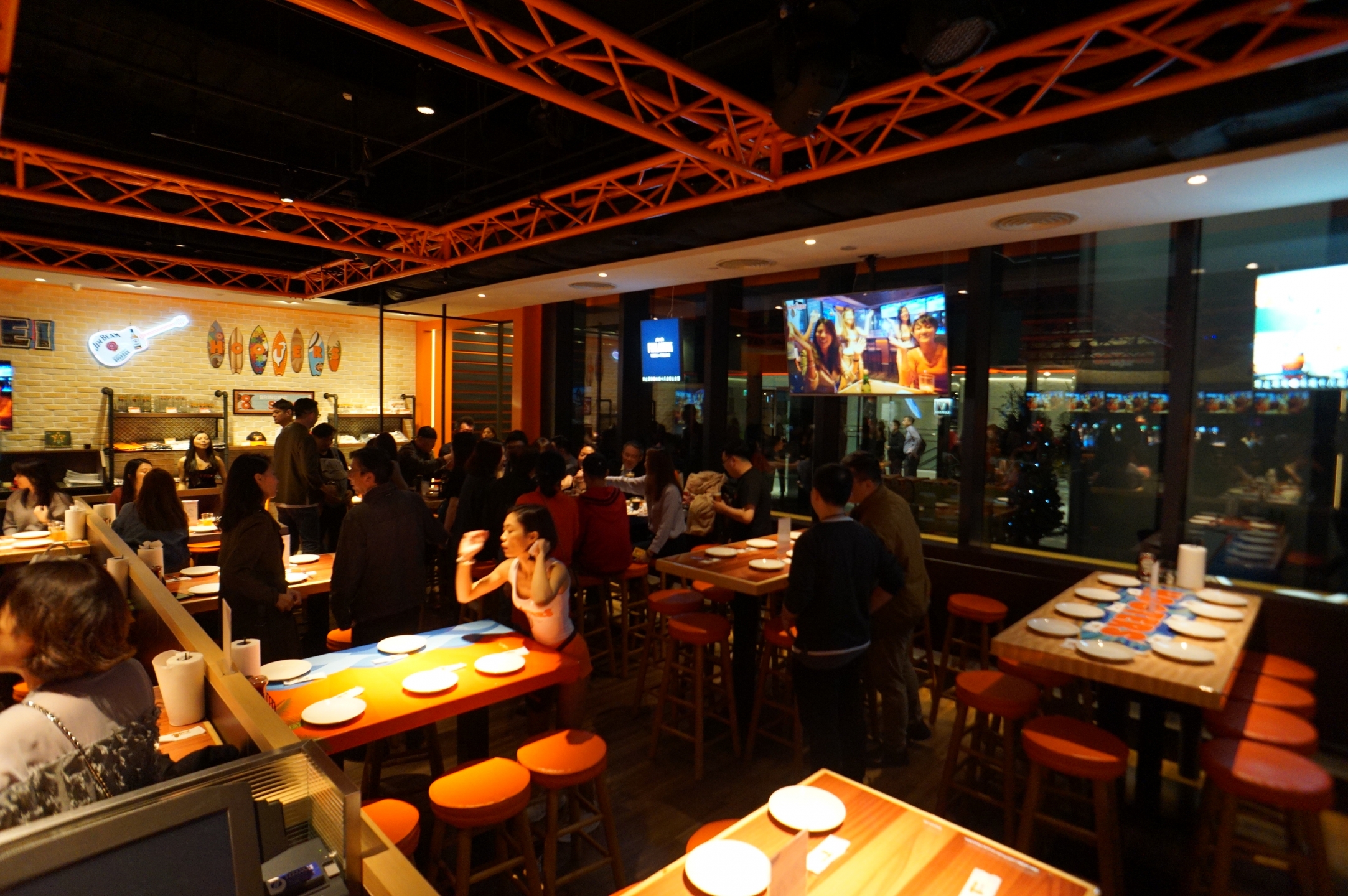 Hooters 美式餐廳<span>Hooters Xinyi Restaurant</span>