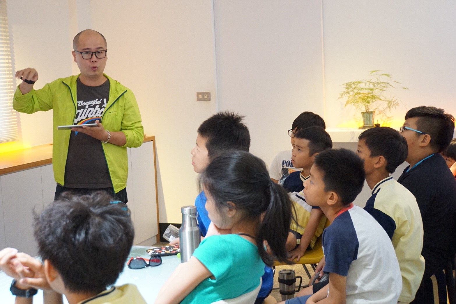 中山國小資優班來訪<span>The Visitation of Zhongshan Elementary School Gifted Class</span>